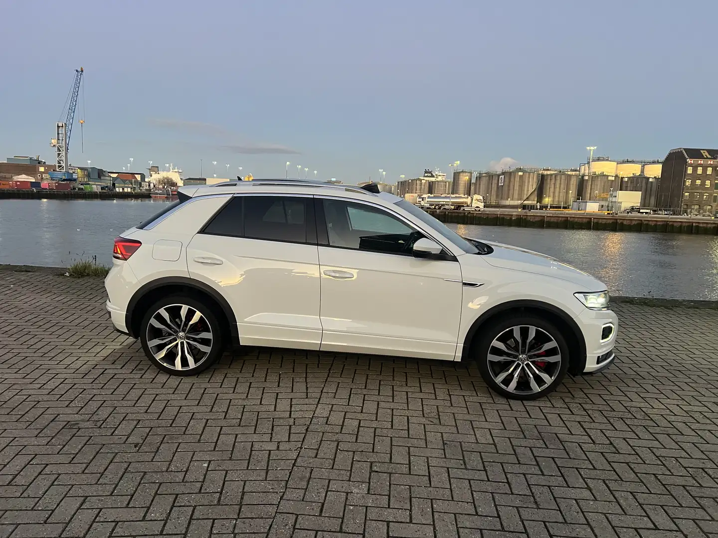 Volkswagen T-Roc 1.5 TSI 150 pk Panorama dak Wit - 1