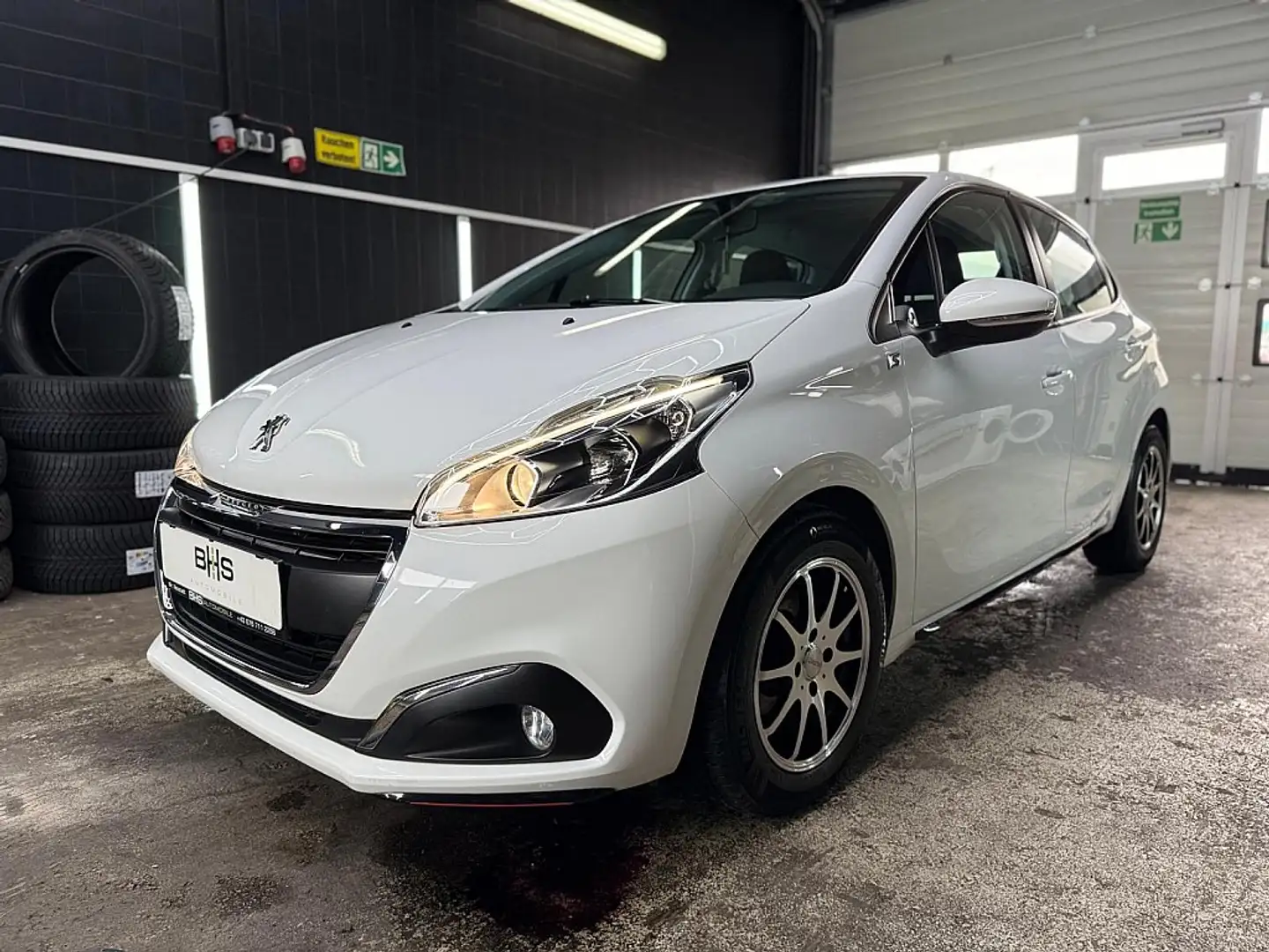 Peugeot 208 Active 1,6 BlueHDi 75 S&S Bianco - 1