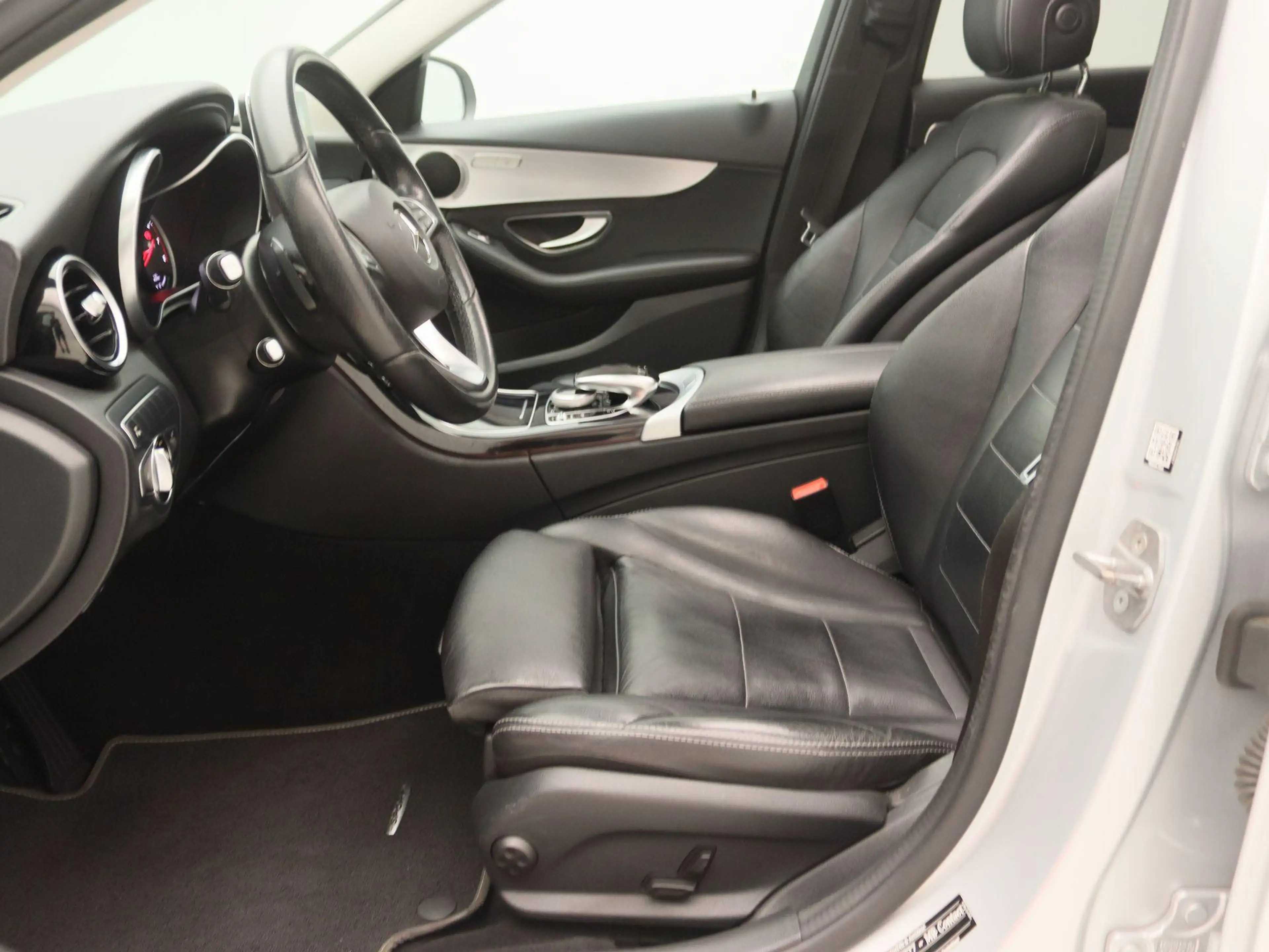 Mercedes-Benz C 350 e | Panoramadak | Stoelverwarming | Navigatie | Le — photo 13