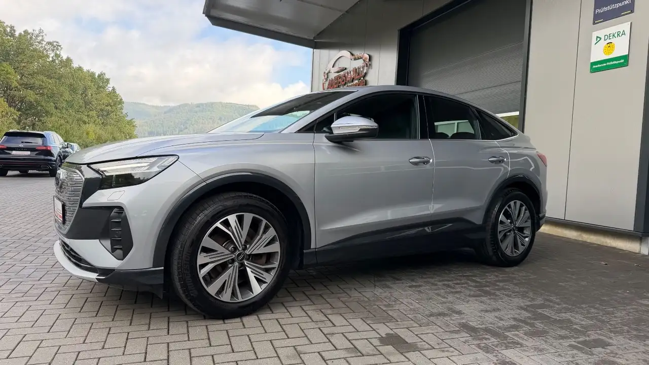 2022 Audi Q4 e-tron Sportback 50 e-tron quattro *LED, photograph 4