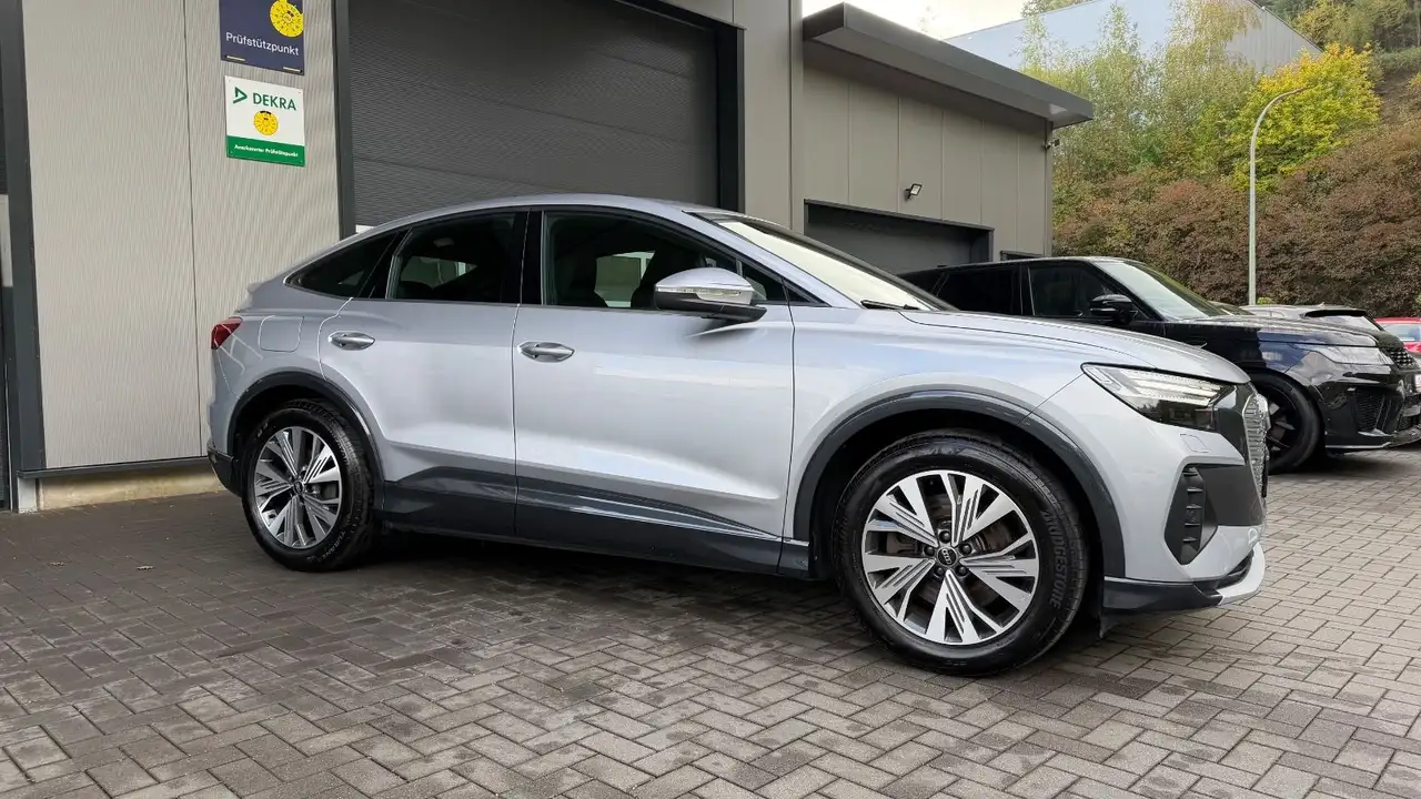 2022 Audi Q4 e-tron Sportback 50 e-tron quattro *LED, photograph 9