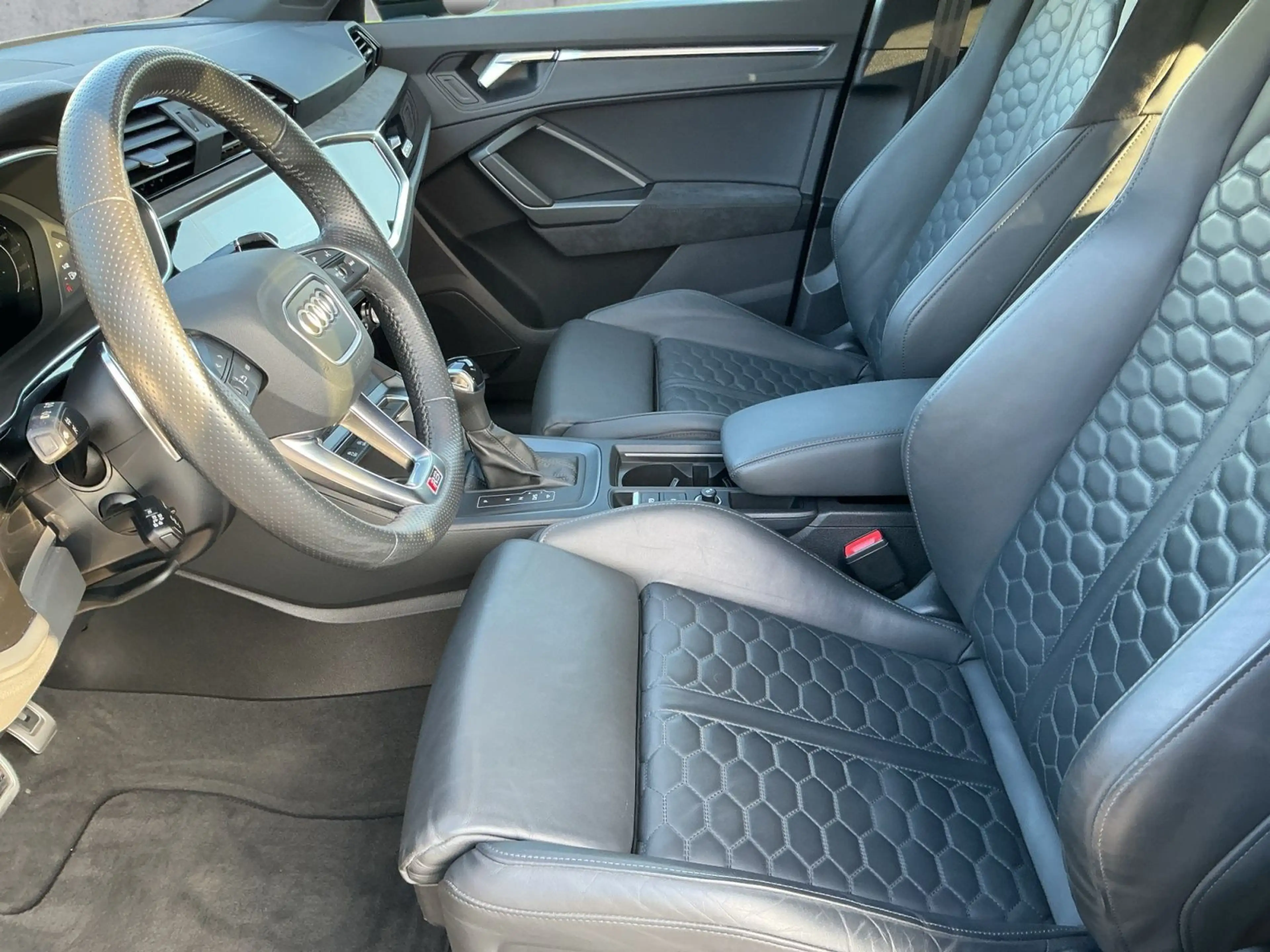 Audi RS Q3 2.5 TFSI QU MATRIX+NAV+ACC+RFK+SHZ+LM 21" — photo 12