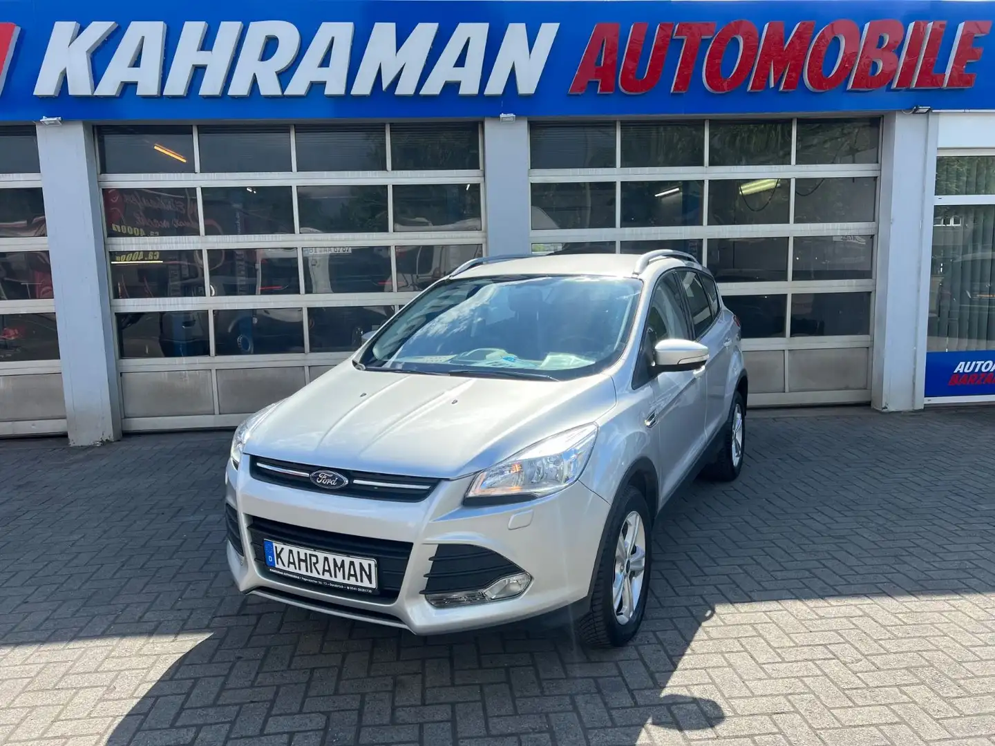 Ford Kuga Sync Edition Silber - 1