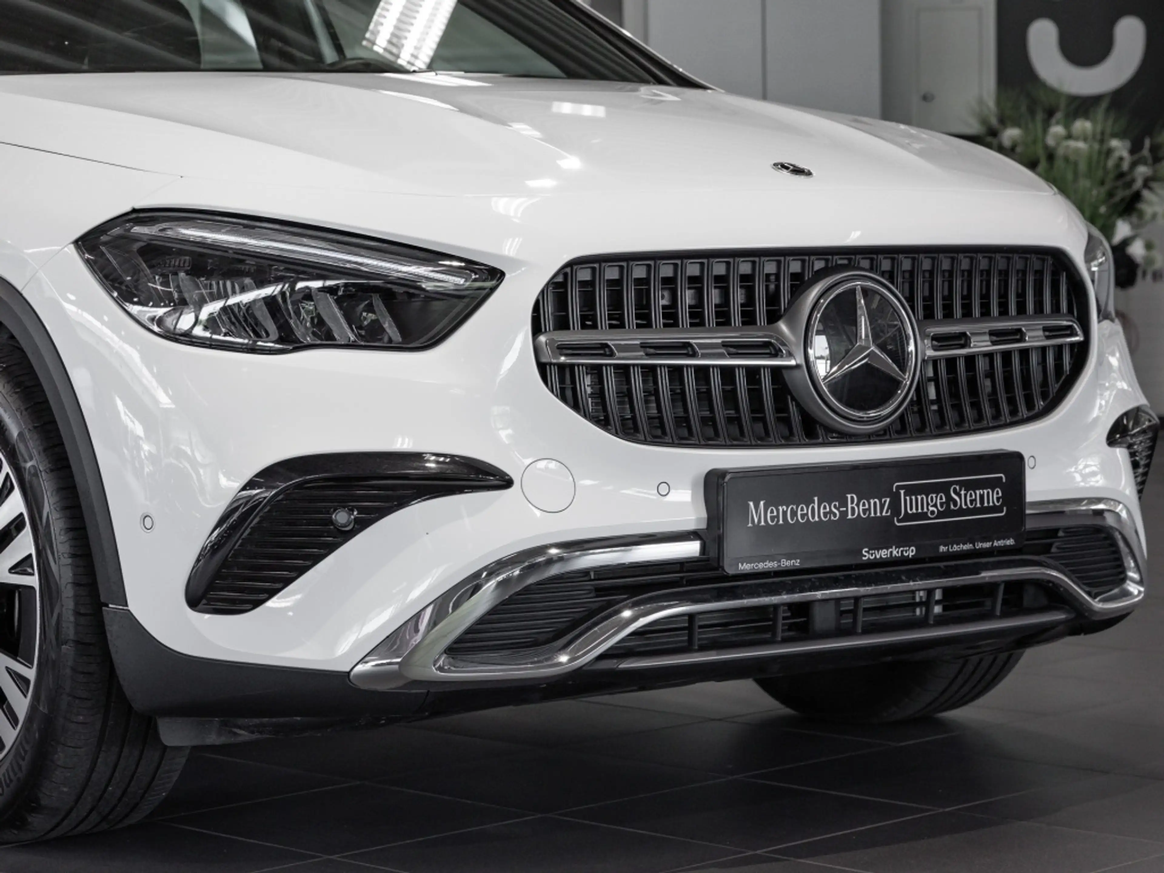 Mercedes-Benz GLA 200 d , PROGRESSIVE AHK KAMERA PANO SPUR PDC — photo 6