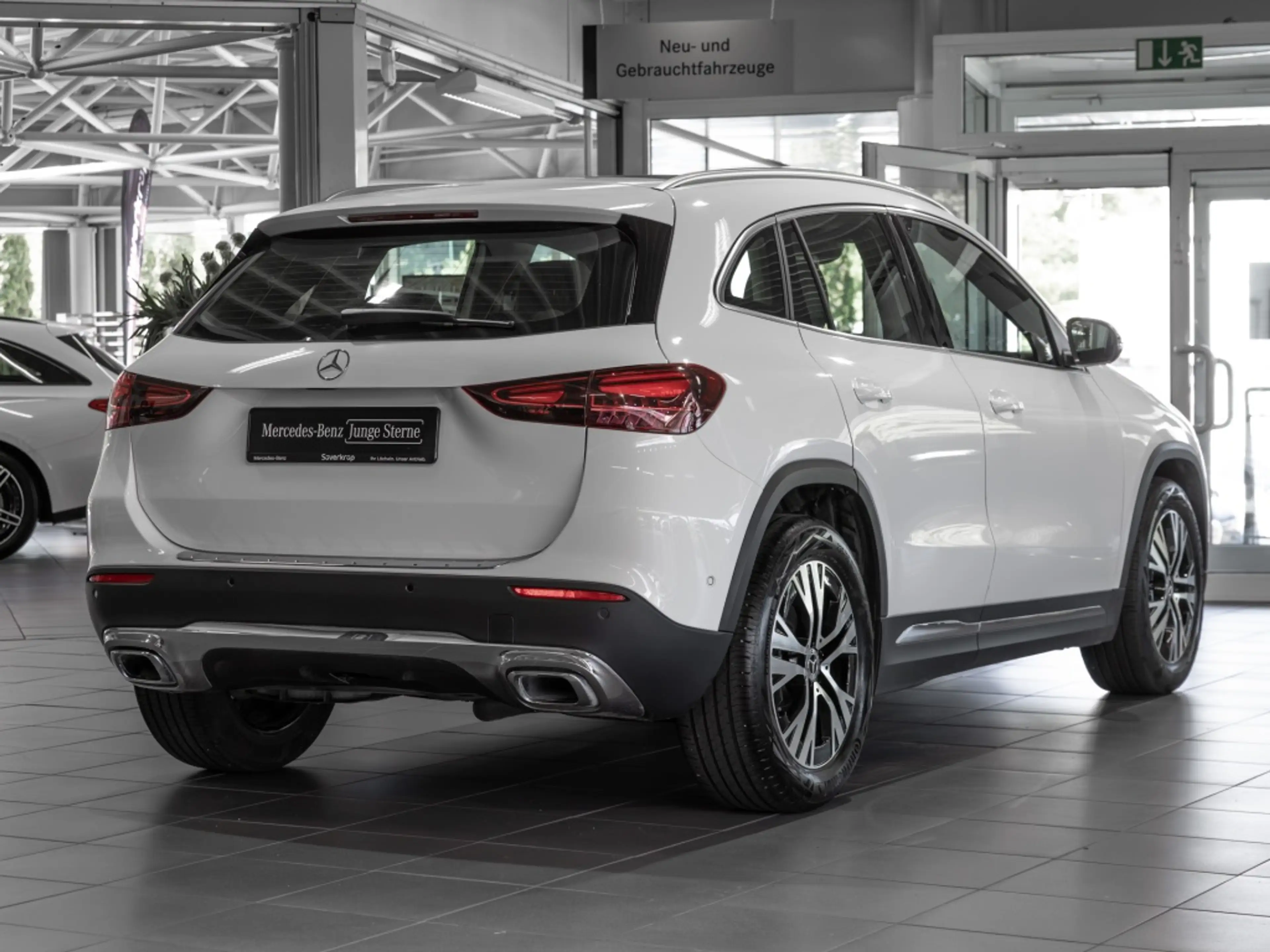 Mercedes-Benz GLA 200 d , PROGRESSIVE AHK KAMERA PANO SPUR PDC — photo 5