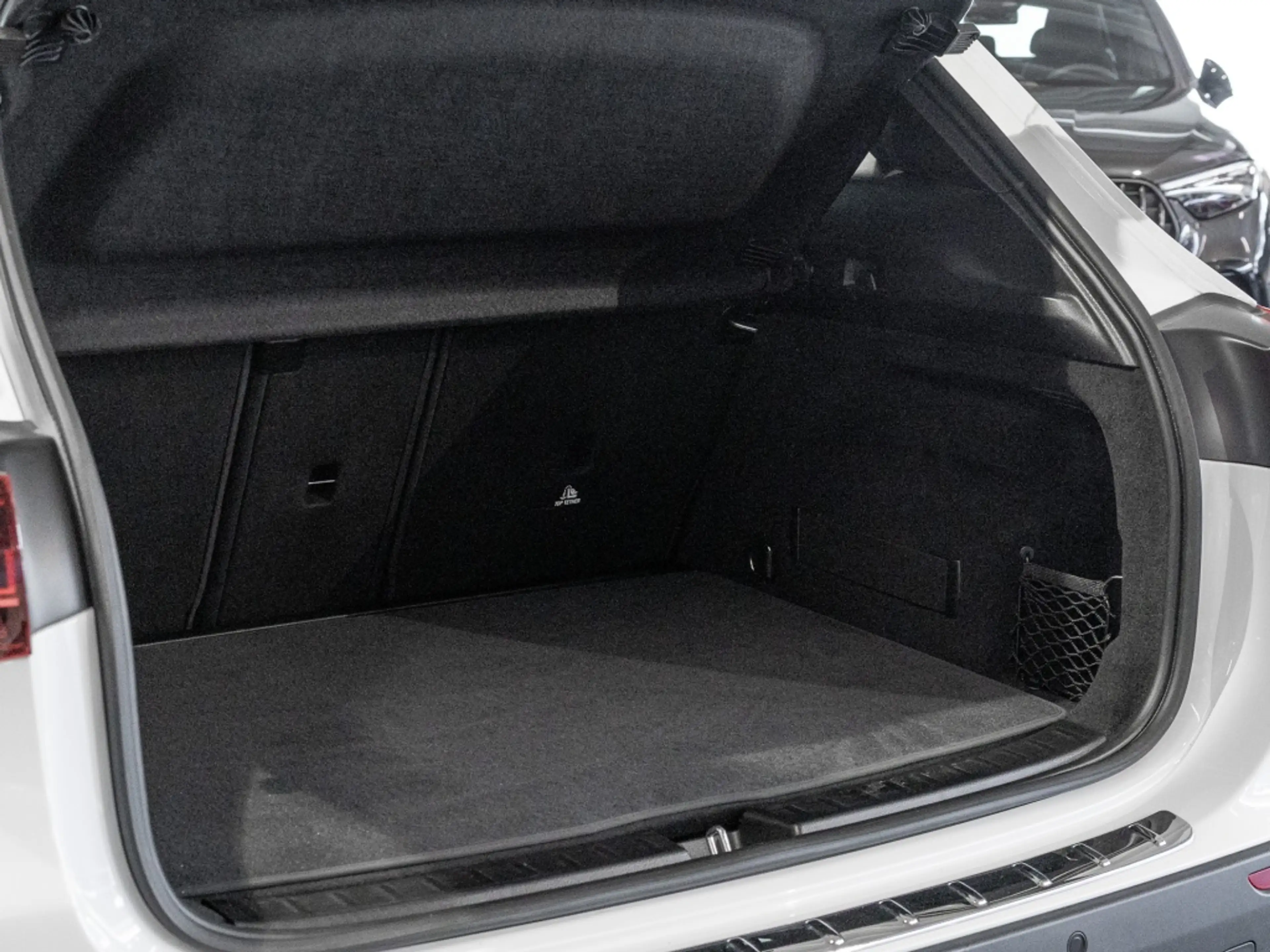 Mercedes-Benz GLA 200 d , PROGRESSIVE AHK KAMERA PANO SPUR PDC — photo 11