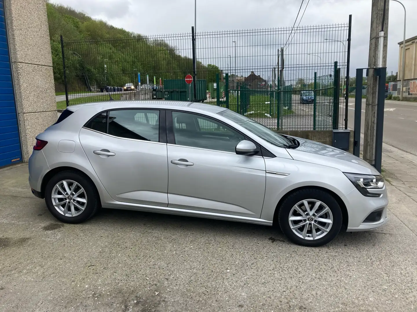 Renault Megane 1.5 Blue dCi Intens AUTOMATIQUE GARANTIE 1 AN Argent - 1