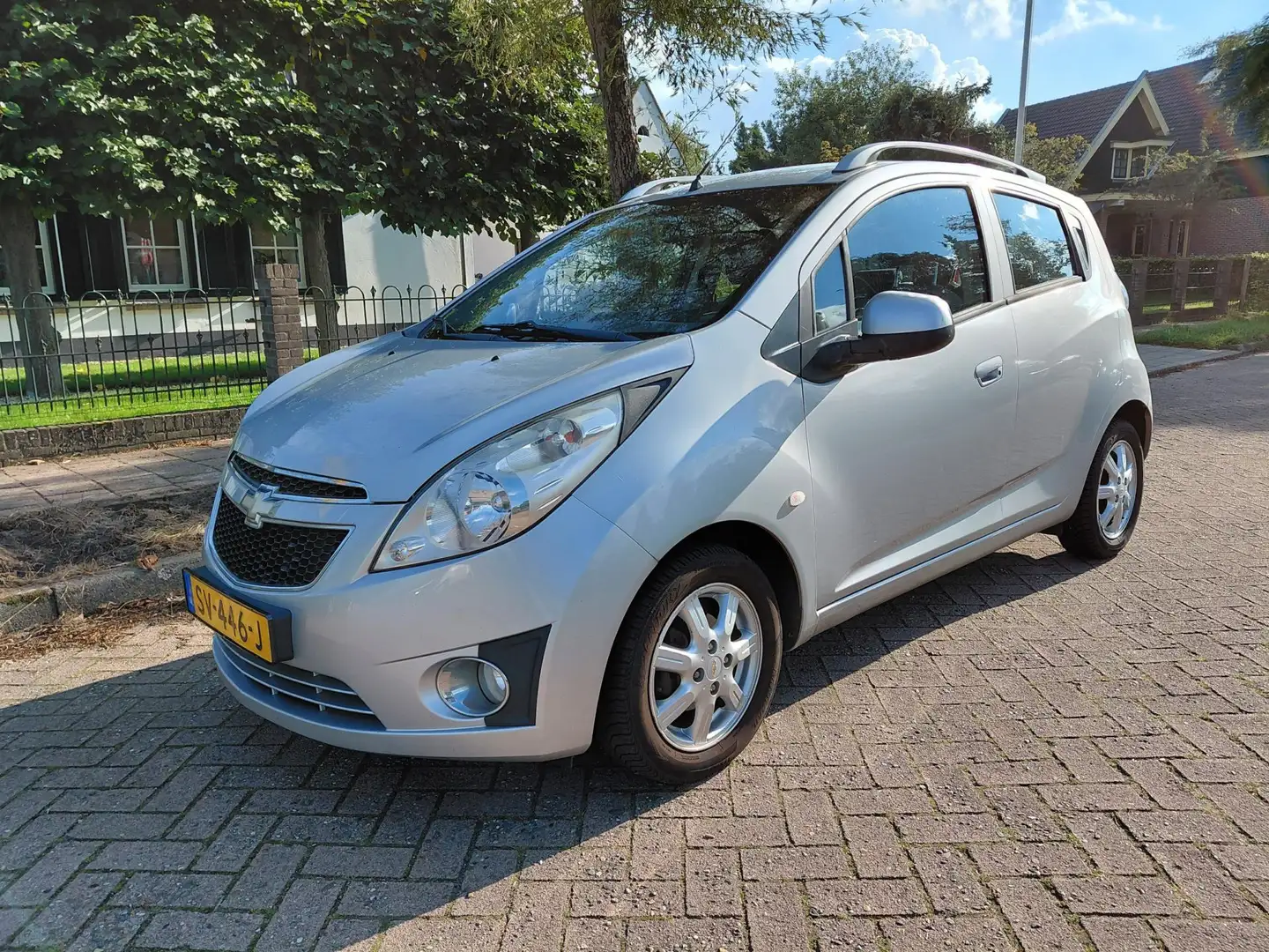 Chevrolet Spark 1.2 16V LTZ Grijs - 1