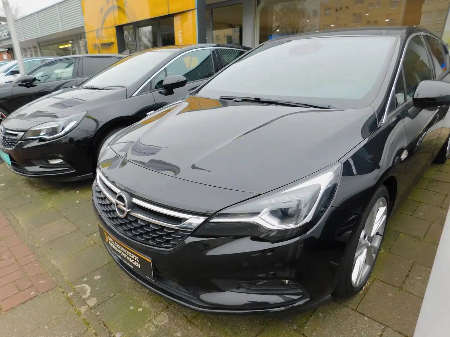 Opel Astra K Lim. 5-trg. Ultimate Černá - 1