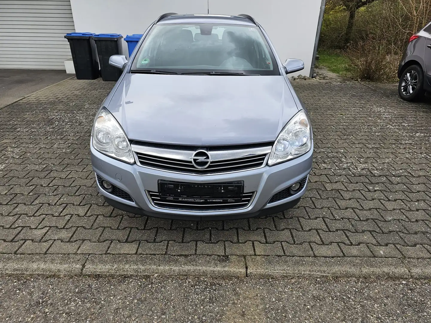 Opel Astra Edition Grau - 1