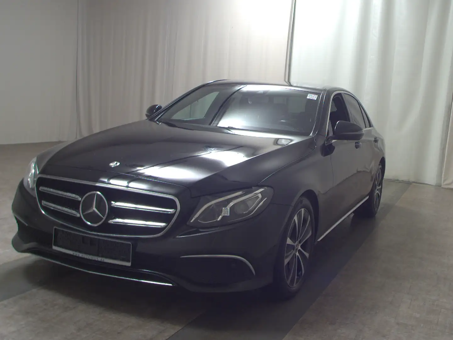 Mercedes-Benz E 300 d Avantgarde Navi Widescreen LED AHK RFK Black - 2