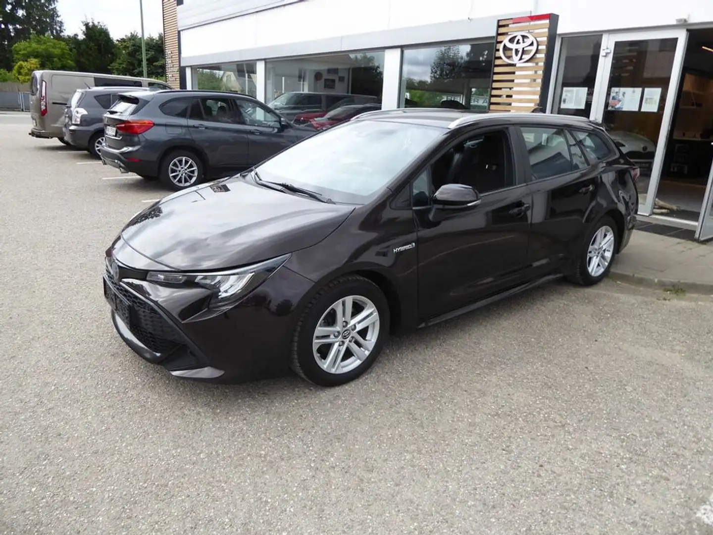 Toyota Corolla TS 1,8 Hybrid *MWST*AHK* Braun - 2