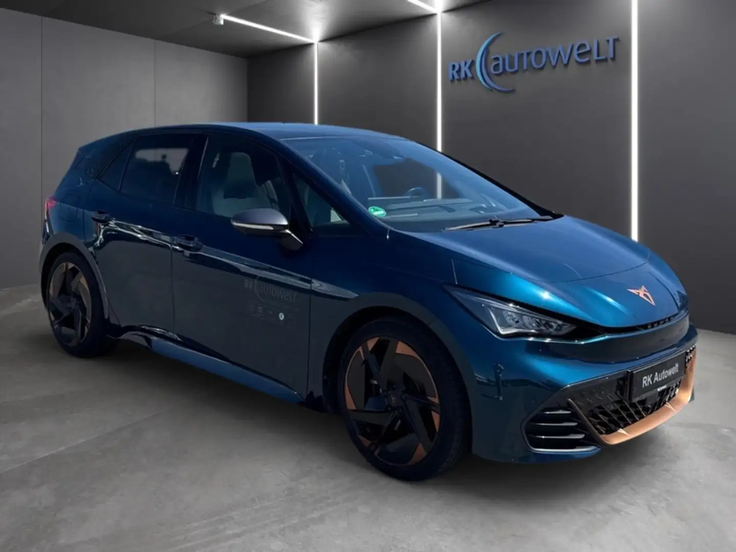 CUPRA Born 58kWh Navi Wärmep. HuD 20'' Glasdach ACC Niebieski - 2