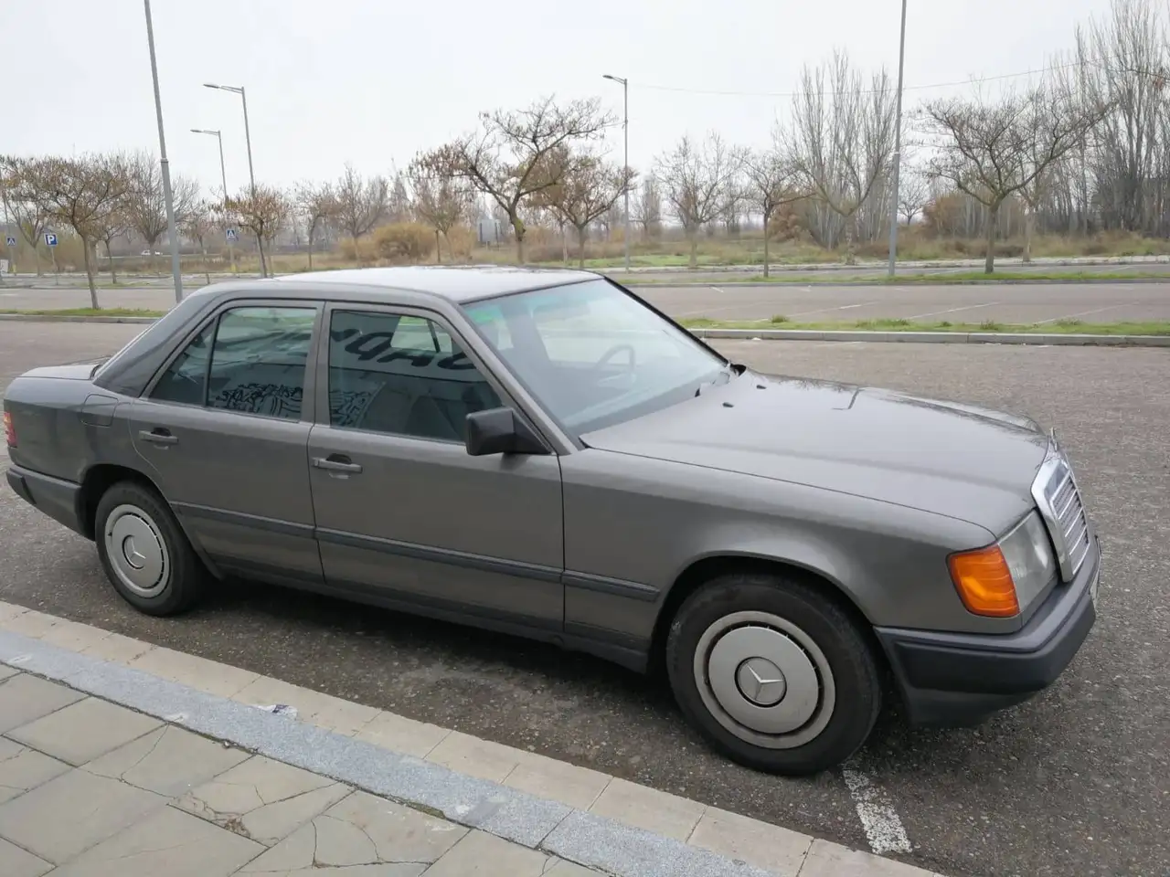 Mercedes-Benz 300E, foto 5