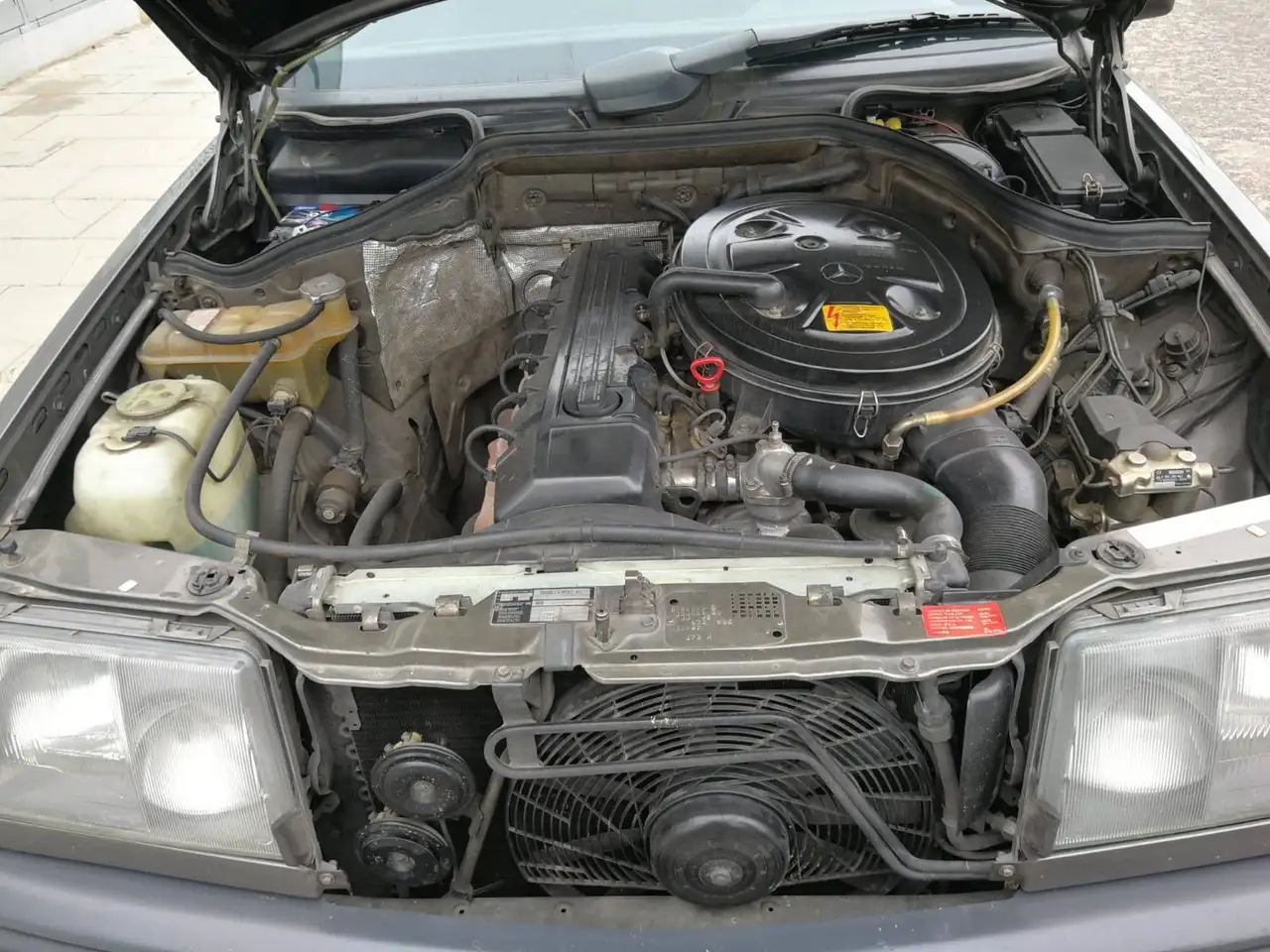 Mercedes-Benz 300E, foto 6