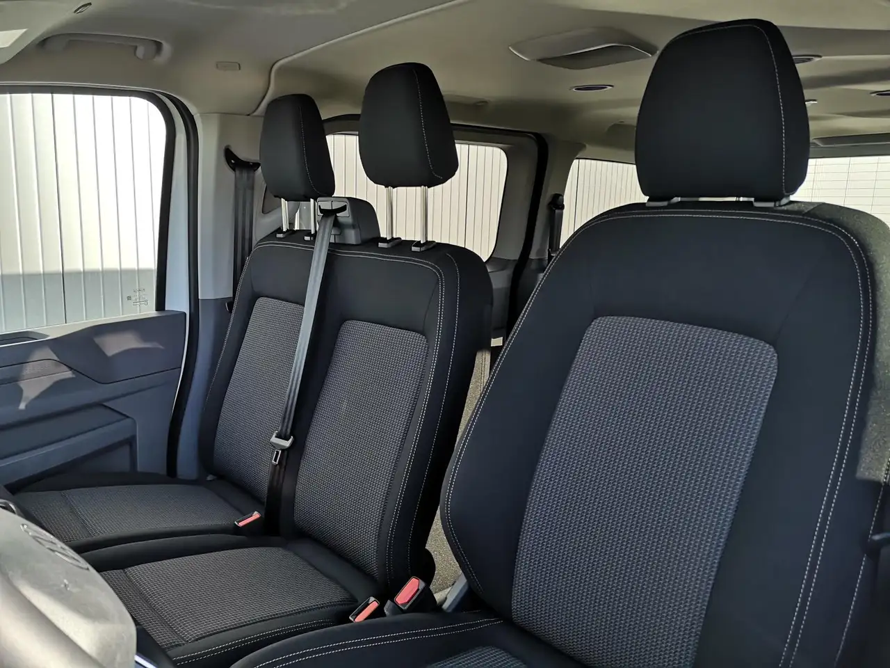 Volkswagen T7 Transporter 2.0 TDI DSG 9 Sitzer Kamera AHK GV5 6