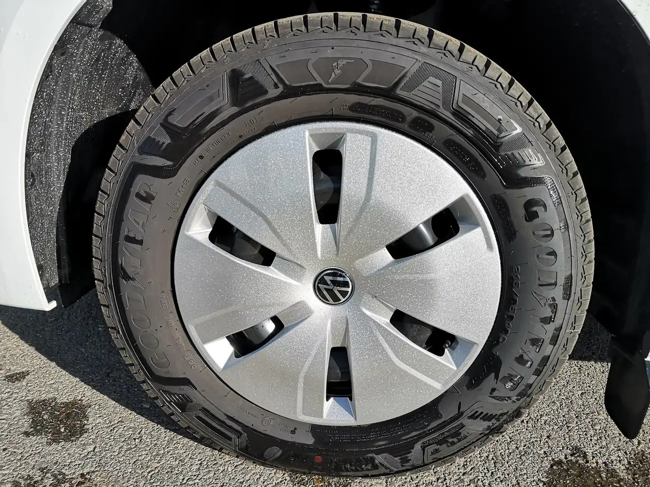 Volkswagen T7 Transporter 2.0 TDI DSG 9 Sitzer Kamera AHK GV5 3
