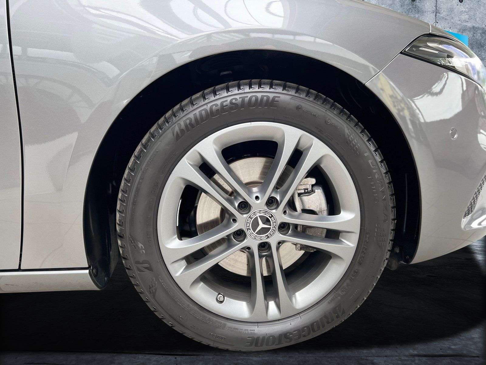 Mercedes-Benz A 200