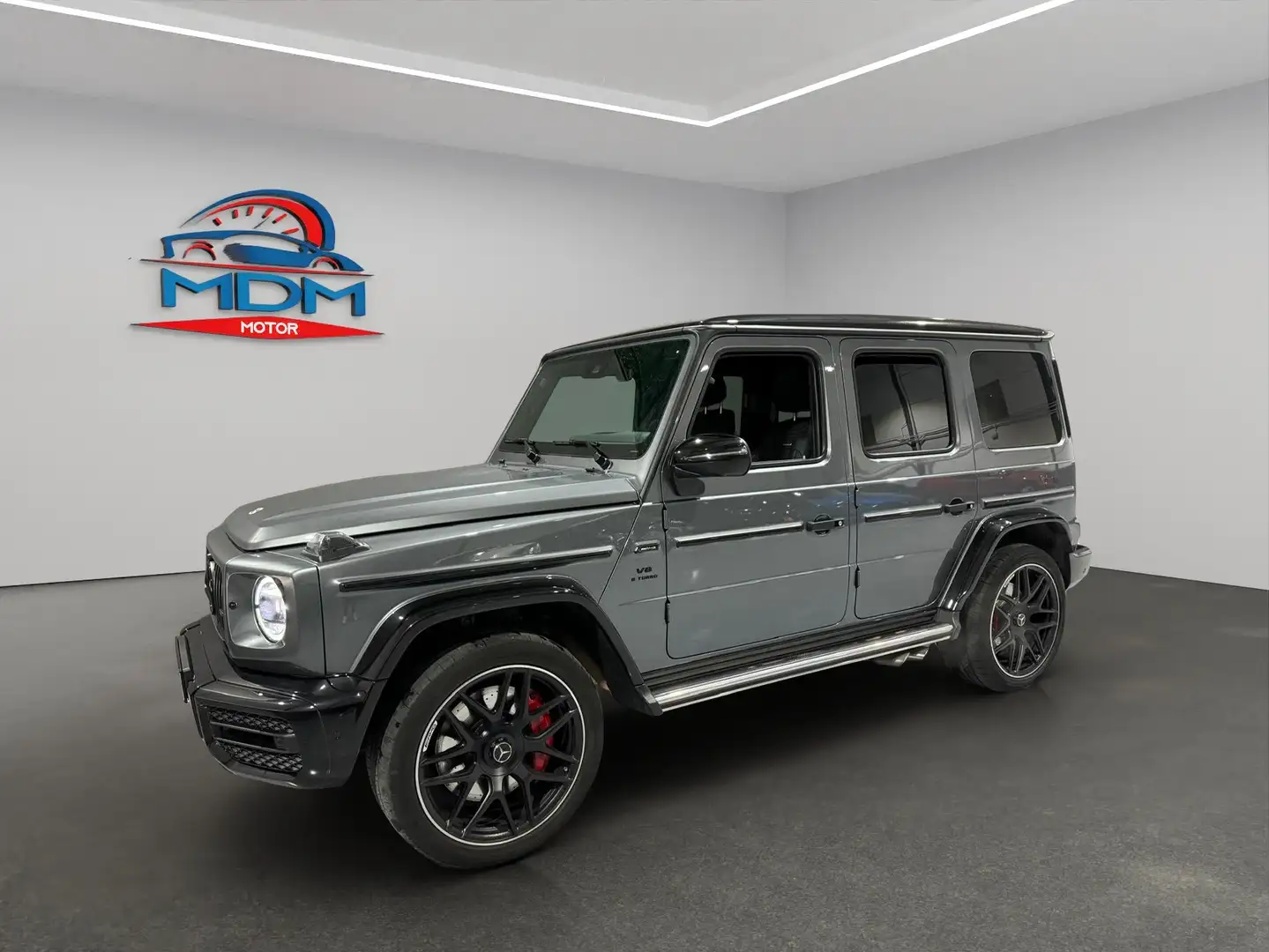 Mercedes-Benz G 63 AMG 4Matic 9G-Tronic Grijs - 2