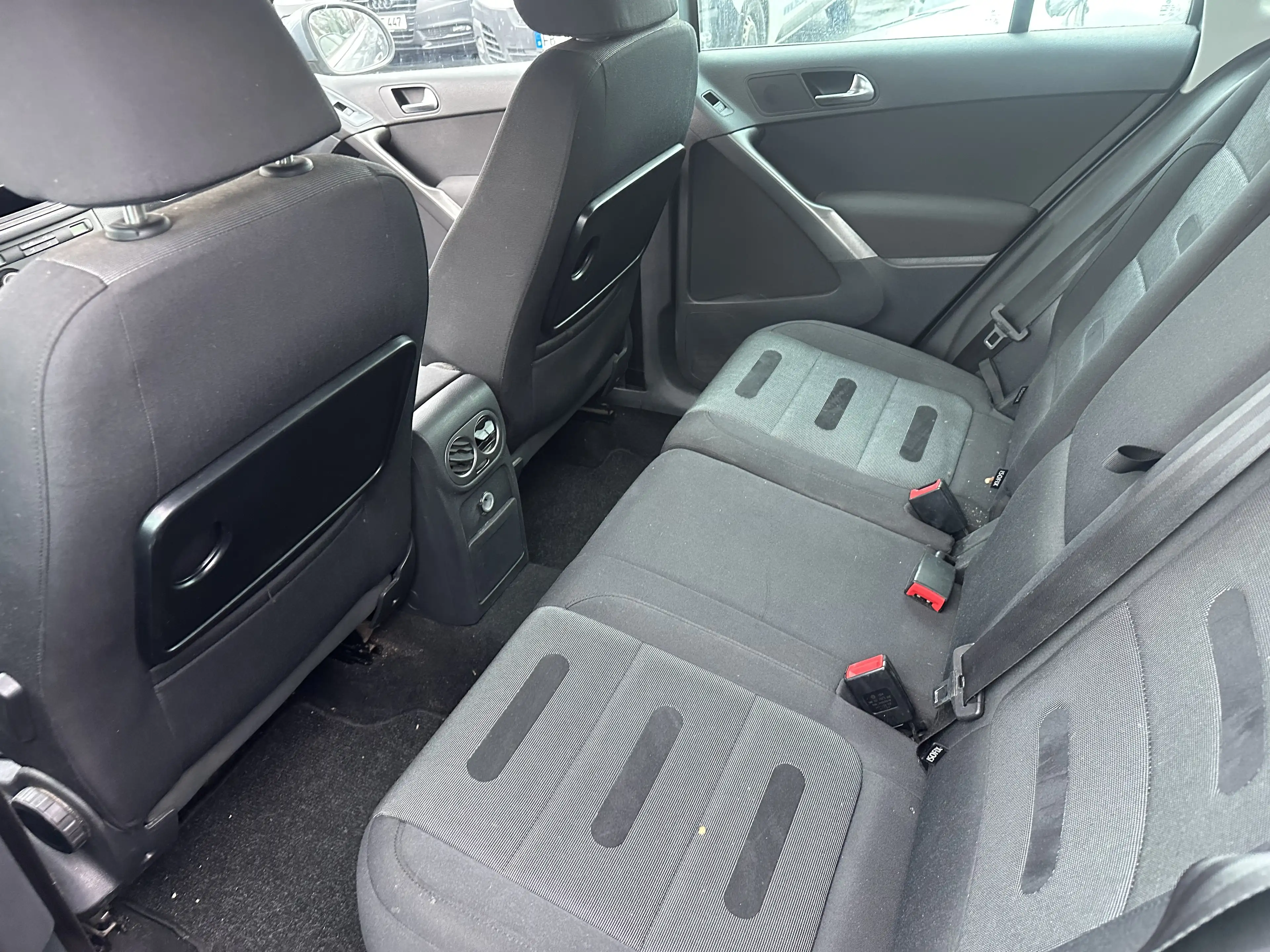 Volkswagen Tiguan 2,0 TDI 4 MOTION 140 PS AUTOMATIK KLIMA ALU 19 ZOL — photo 11