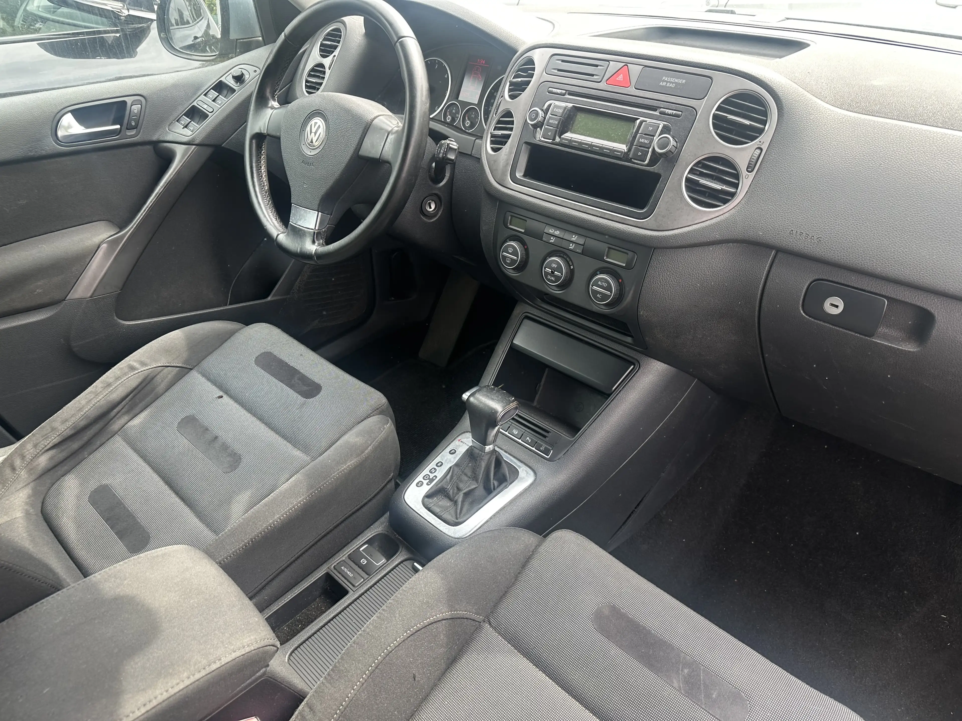 Volkswagen Tiguan 2,0 TDI 4 MOTION 140 PS AUTOMATIK KLIMA ALU 19 ZOL — photo 8