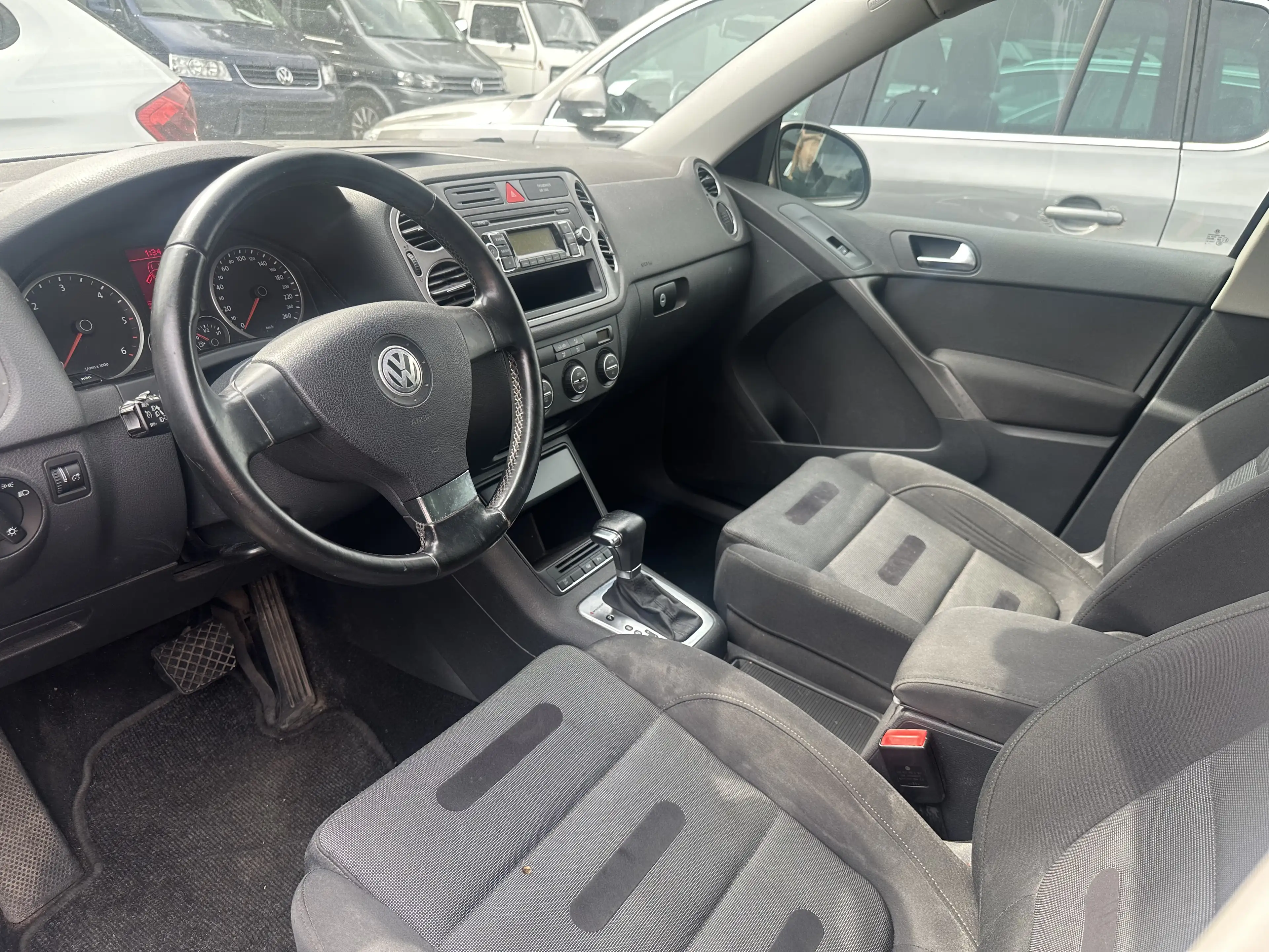 Volkswagen Tiguan 2,0 TDI 4 MOTION 140 PS AUTOMATIK KLIMA ALU 19 ZOL — photo 7