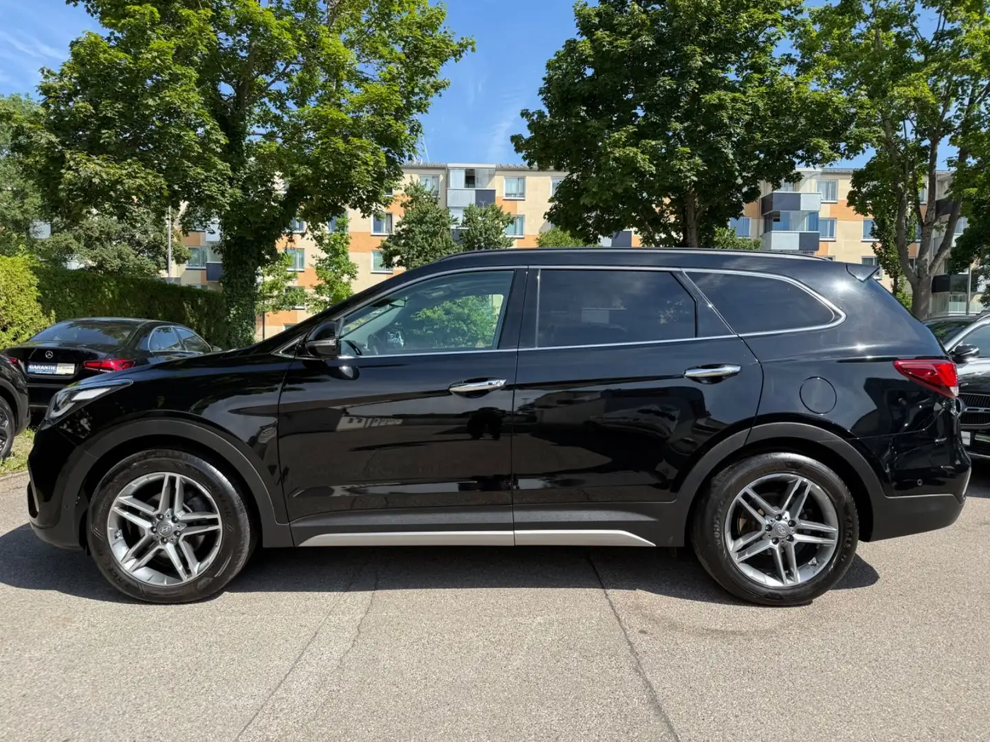 Hyundai Grand Santa Fe Premium 4WD AUT~360Kam~7Sitz~Pano Zwart - 2