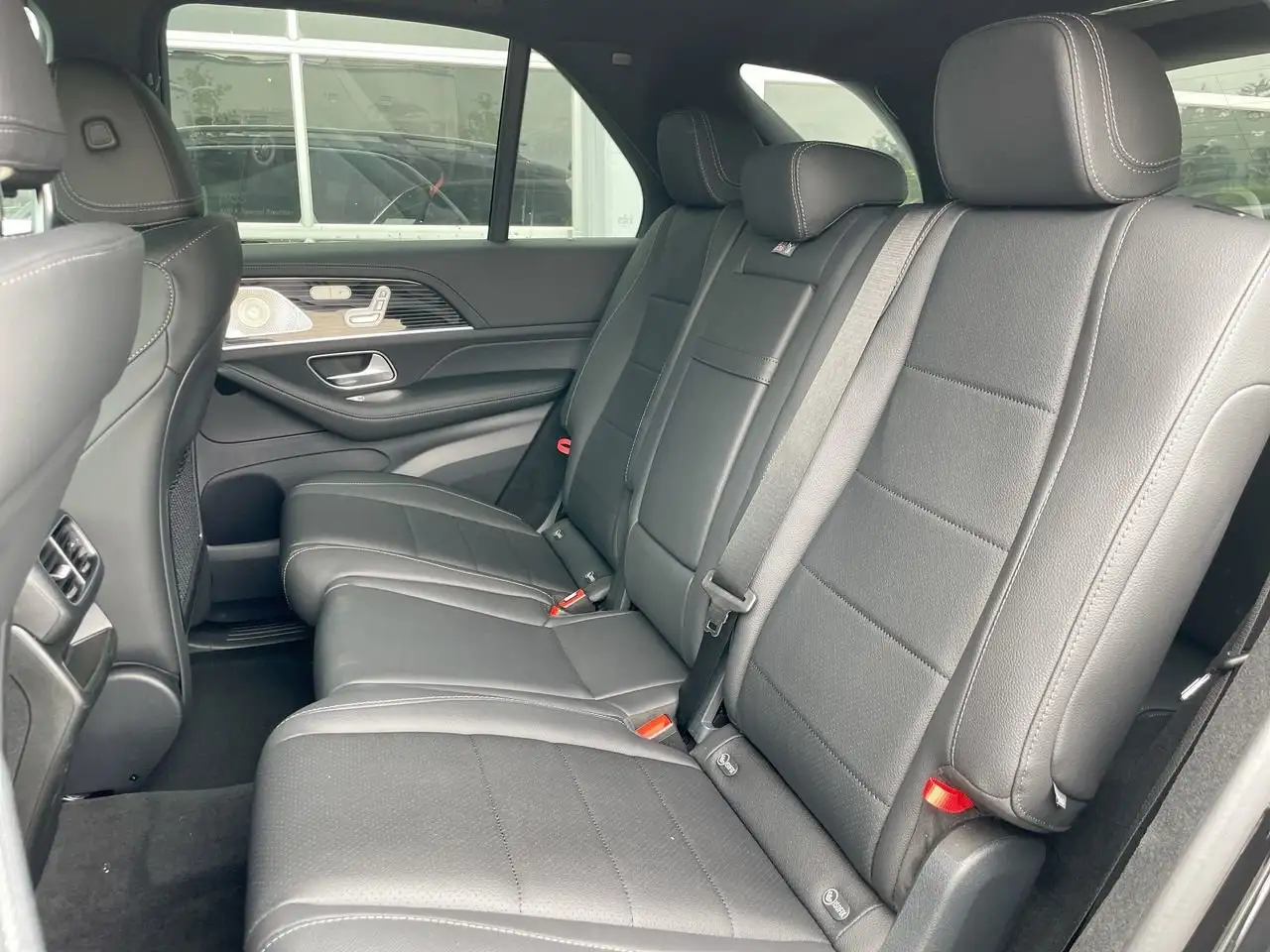 Mercedes-Benz GLE снимка Mercedes-Benz GLE