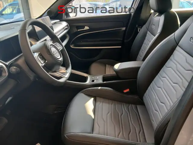 Jeep Avenger view 8