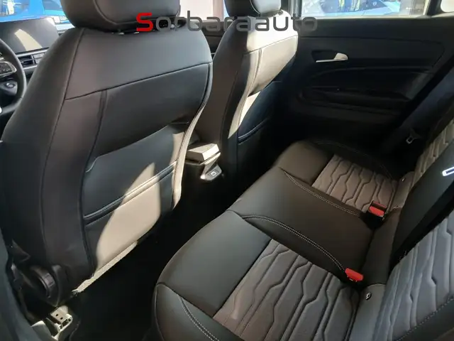 Jeep Avenger view 9