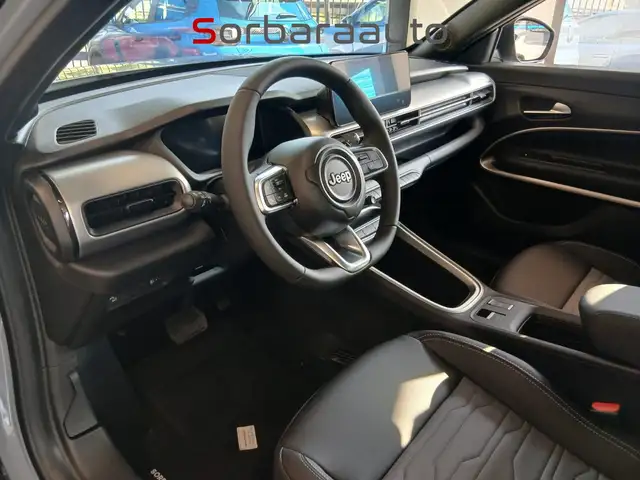 Jeep Avenger view 4