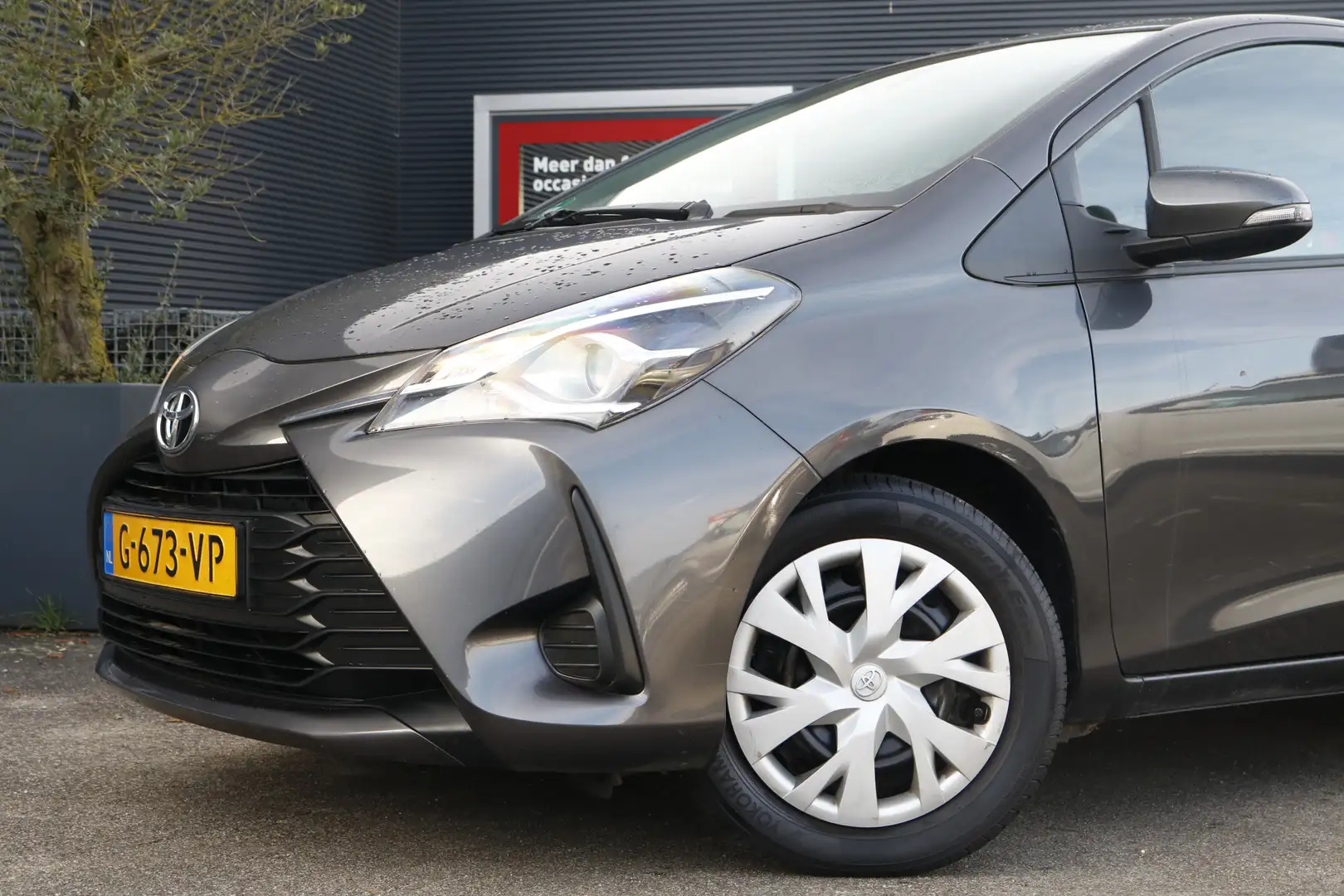 Toyota Yaris 1.5 VVT-i Active | Trekhaak | Trekgewicht geremd 8 Grau - 2