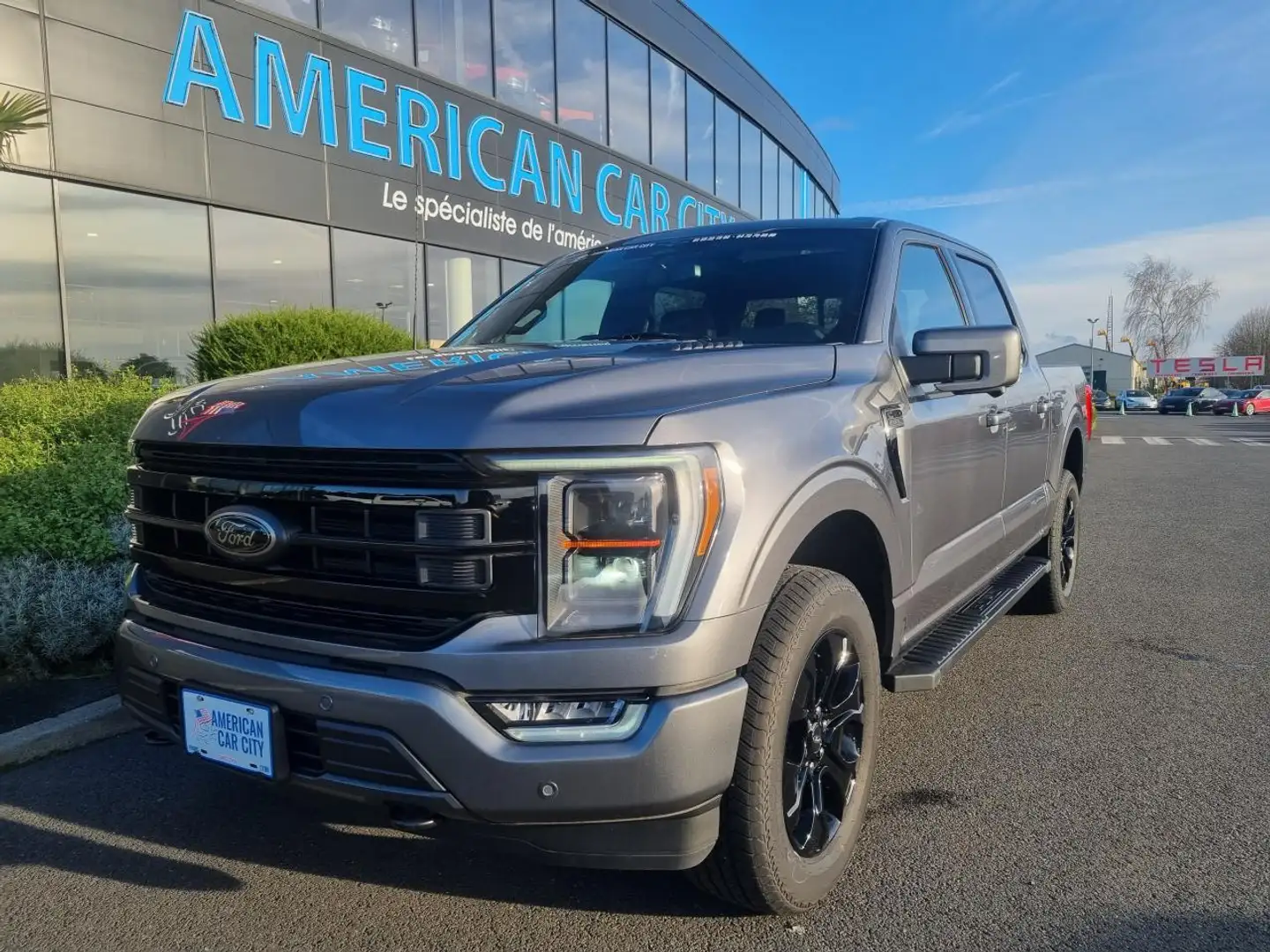 Ford F 150 Supercrew LARIAT Black Package V8 5.0L FLEXFUEL Grey - 1