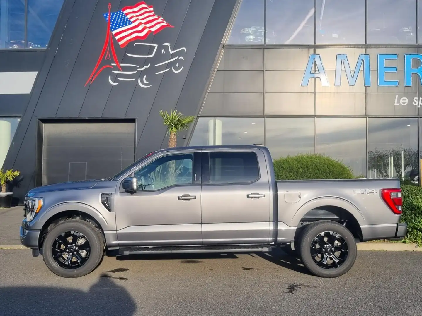 Ford F 150 Supercrew LARIAT Black Package V8 5.0L FLEXFUEL Grey - 2