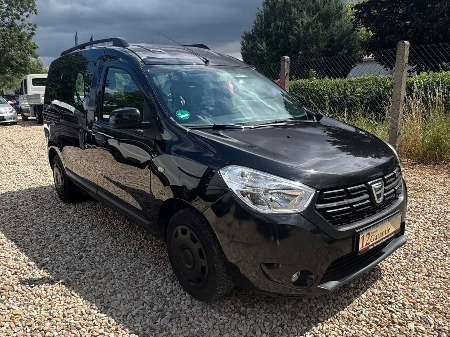 Dacia Dokker Laureate*HU/AU+Service Neu* Schwarz - 1