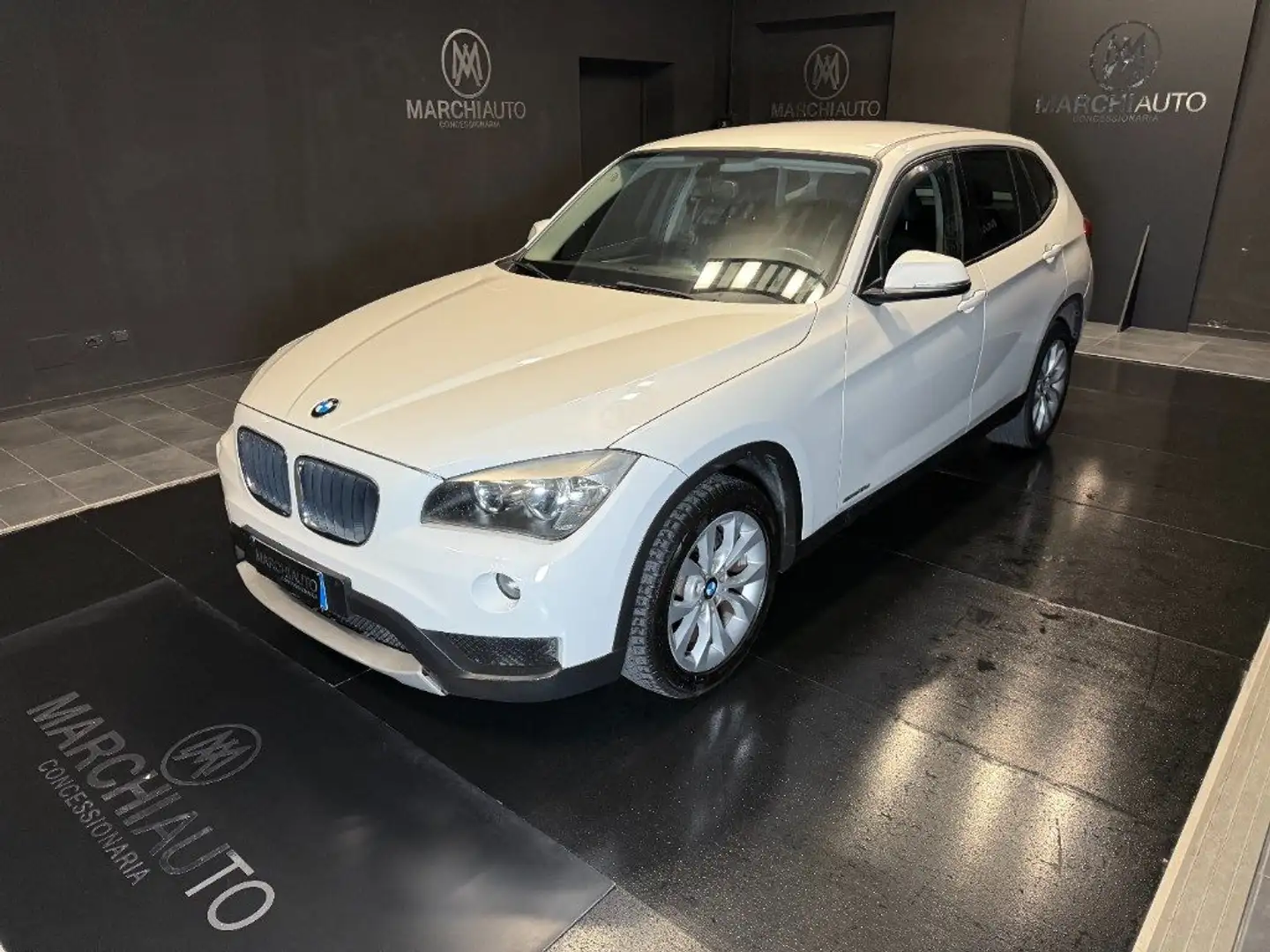 BMW X1 sDrive16d Sport Line - Automatica Bianco - 1