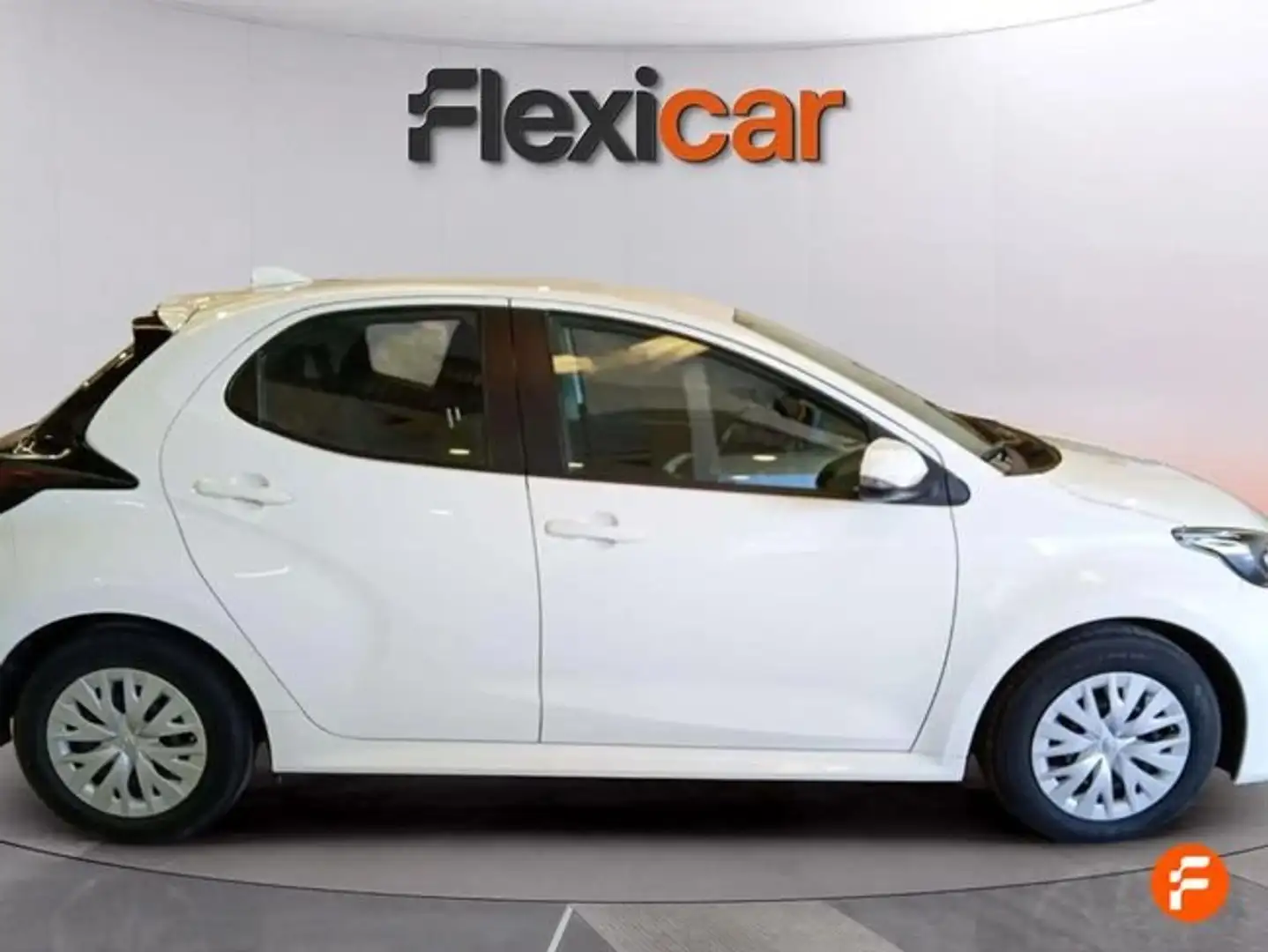 Toyota Yaris 120H 1.5 Active Tech Blanco - 2
