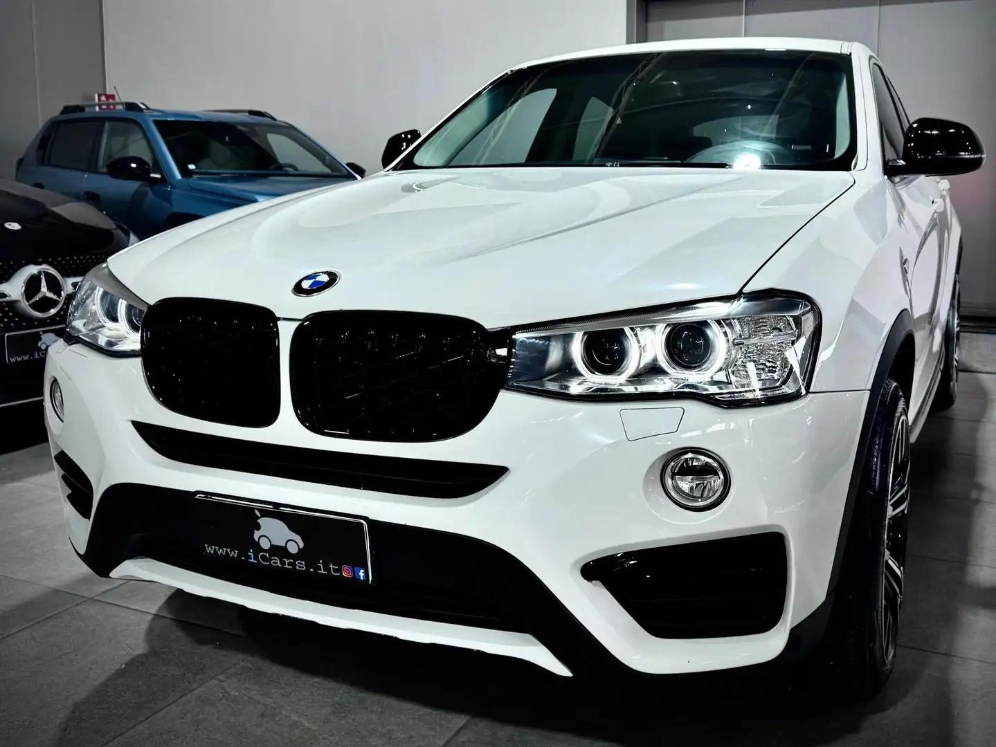 BMW X4 xdrive20i 184CV X Line Blanc - 1