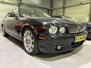 XJ 2.7D V6