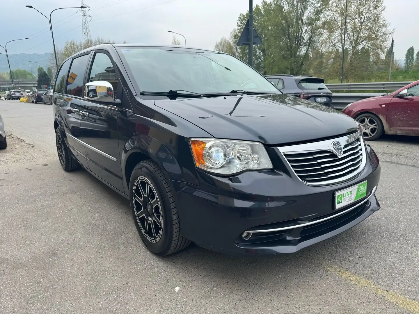 Lancia Voyager Voyager V 2.8L Platinum 177cv 7 posti Fekete - 2