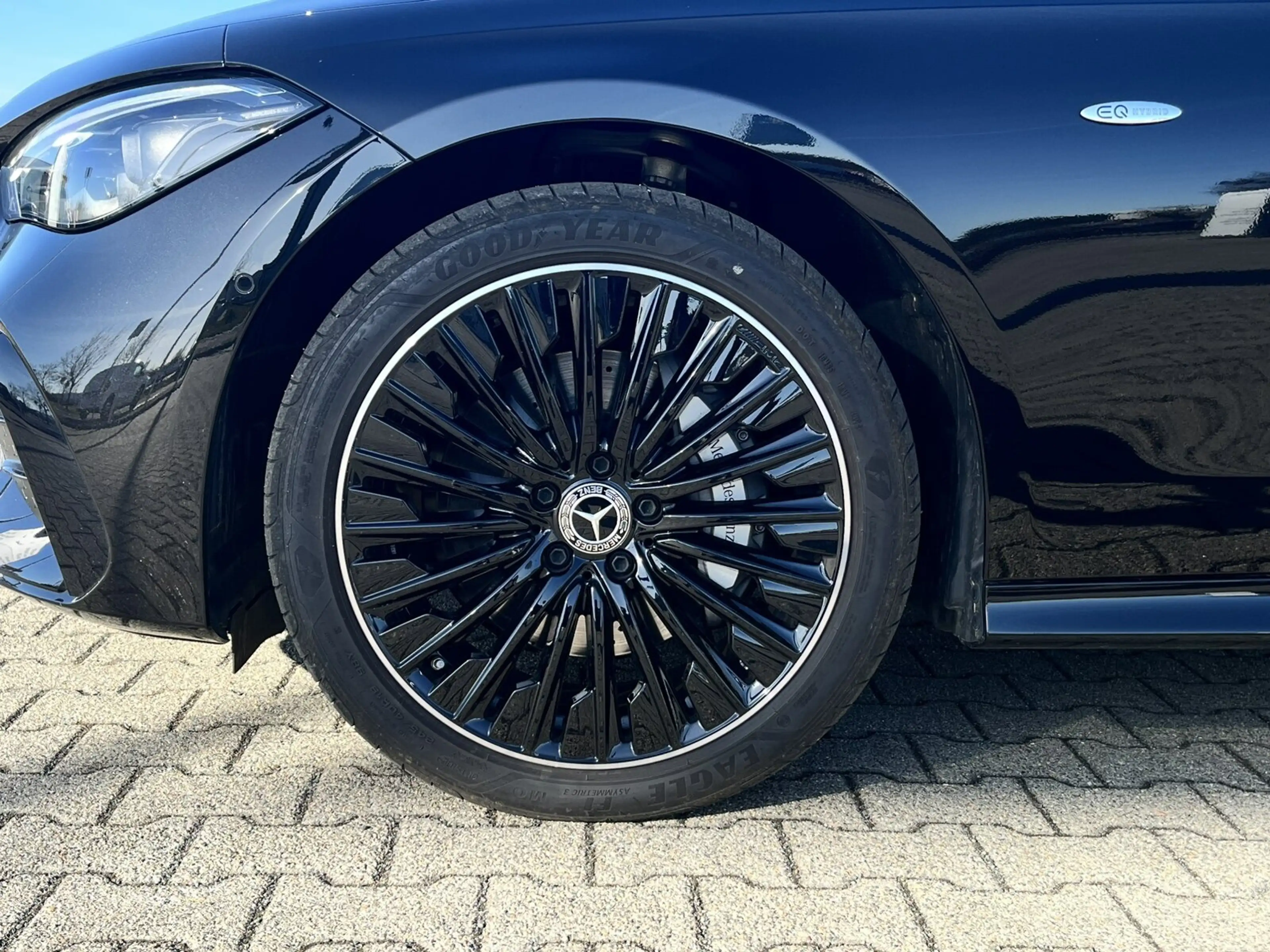Mercedes-Benz CLE 300 CLE 300 e +AMG+Night+Pano+Brum+DigiLight+Distro+ — photo 9