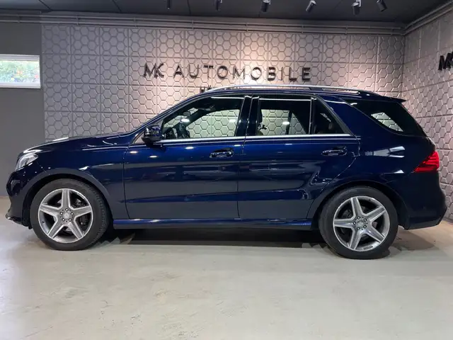 Mercedes-Benz GLE view 4