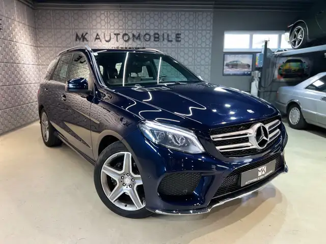 Mercedes-Benz GLE view 3