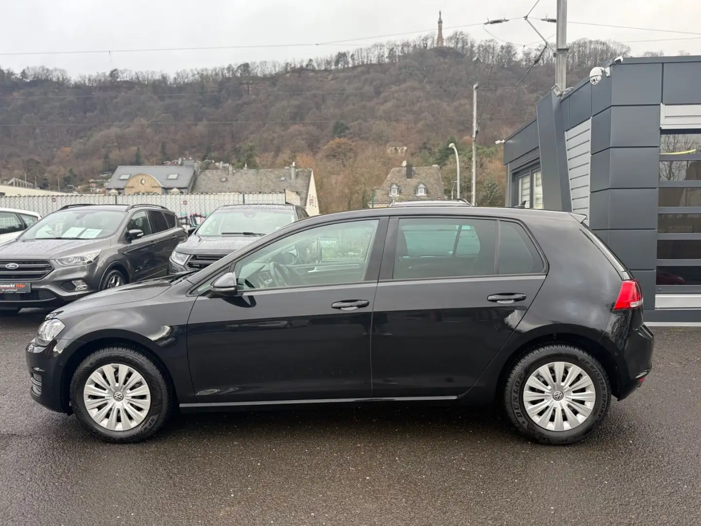 Volkswagen Golf VII Lim. Trendline BMT! Wenig KM! TÜV NEU! Noir - 2