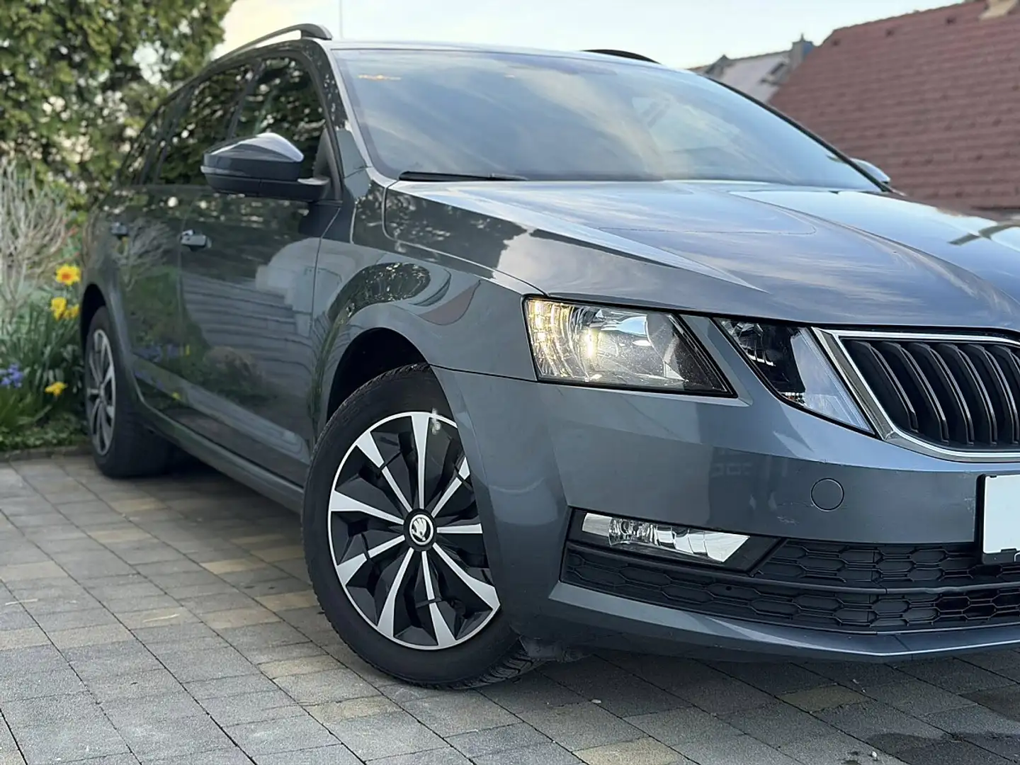 Skoda Octavia Combi 1,6 TDI Ambition DSG Silber - 2