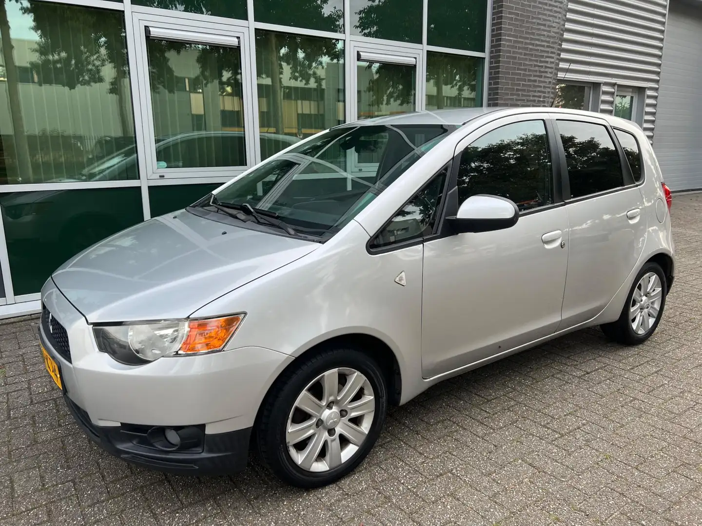 Mitsubishi Colt 1.3 Edition Two - AUTOMAAT - 5 DEURS - NAP ! Grijs - 2