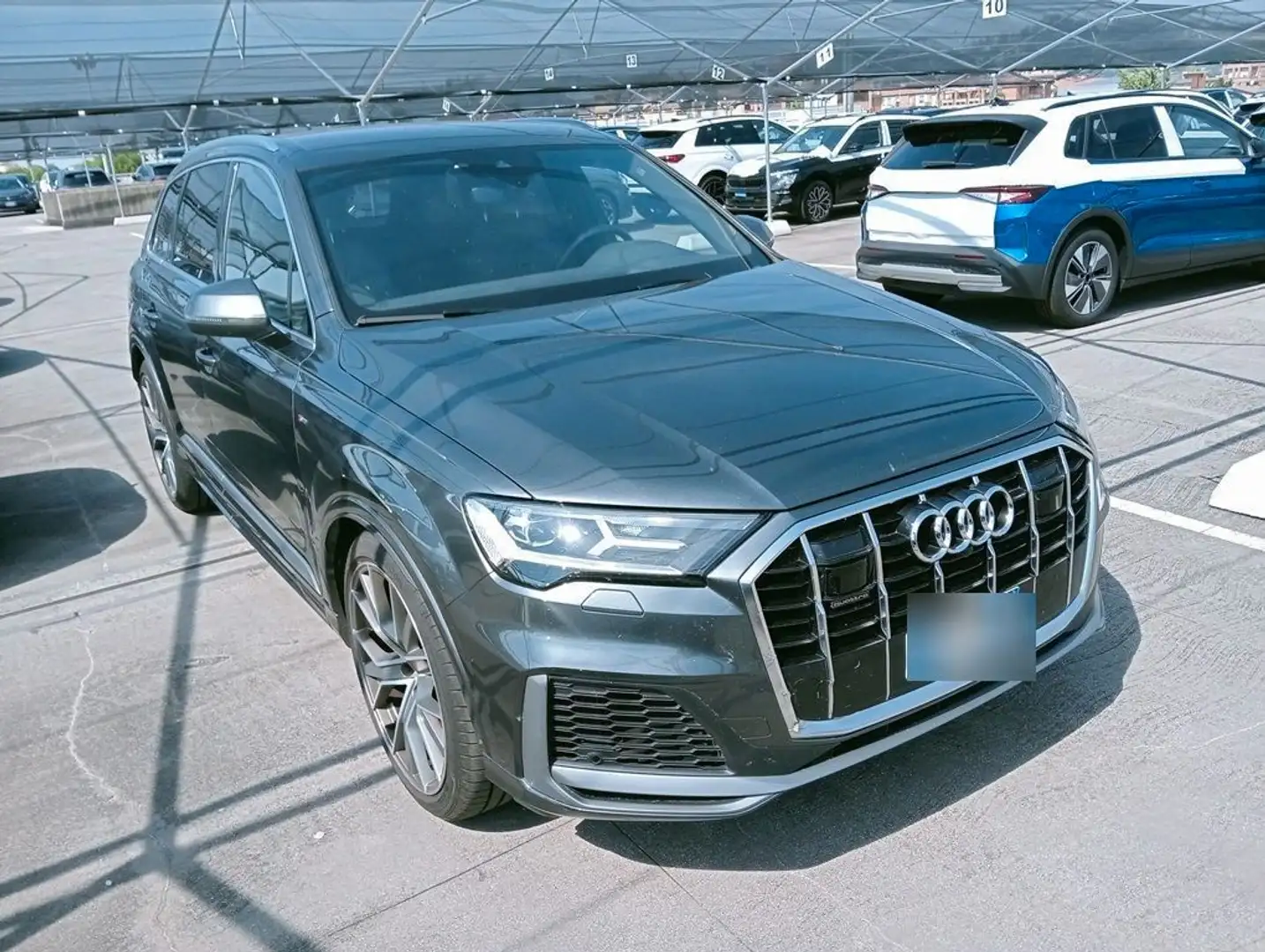 Audi Q7 55 TFSI e quattro S line Aut. Navi ACC AHK Grau - 2