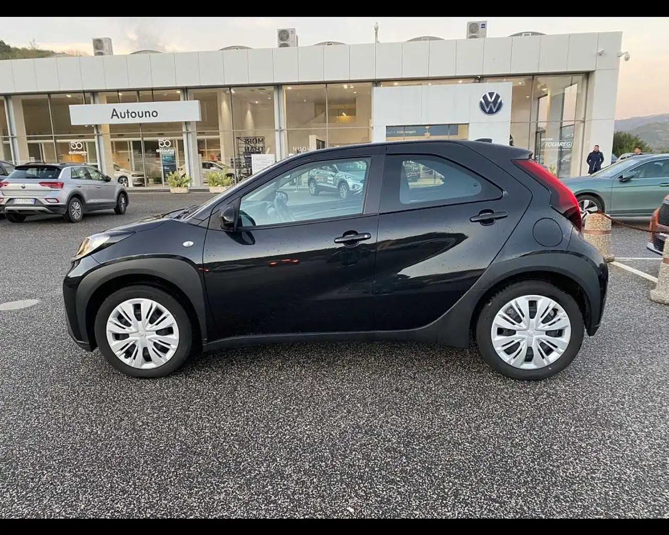 Toyota Aygo X 1.0 72 CV ACTIVE S-CVT Nero - 2