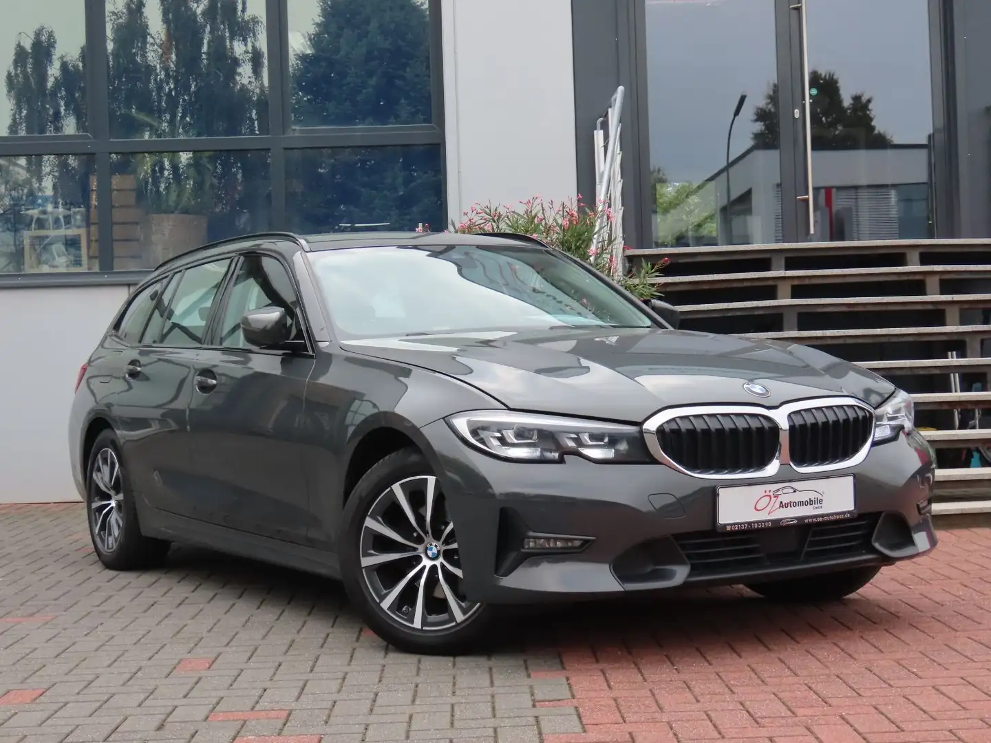 BMW 320 d Touring Sport Line Automatik Leder CarPlay Gris - 1