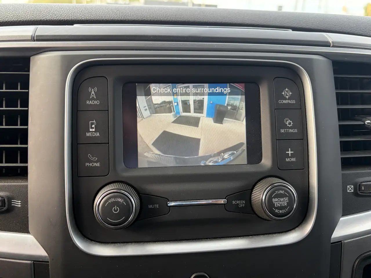 RAM 1500 снимка RAM 1500